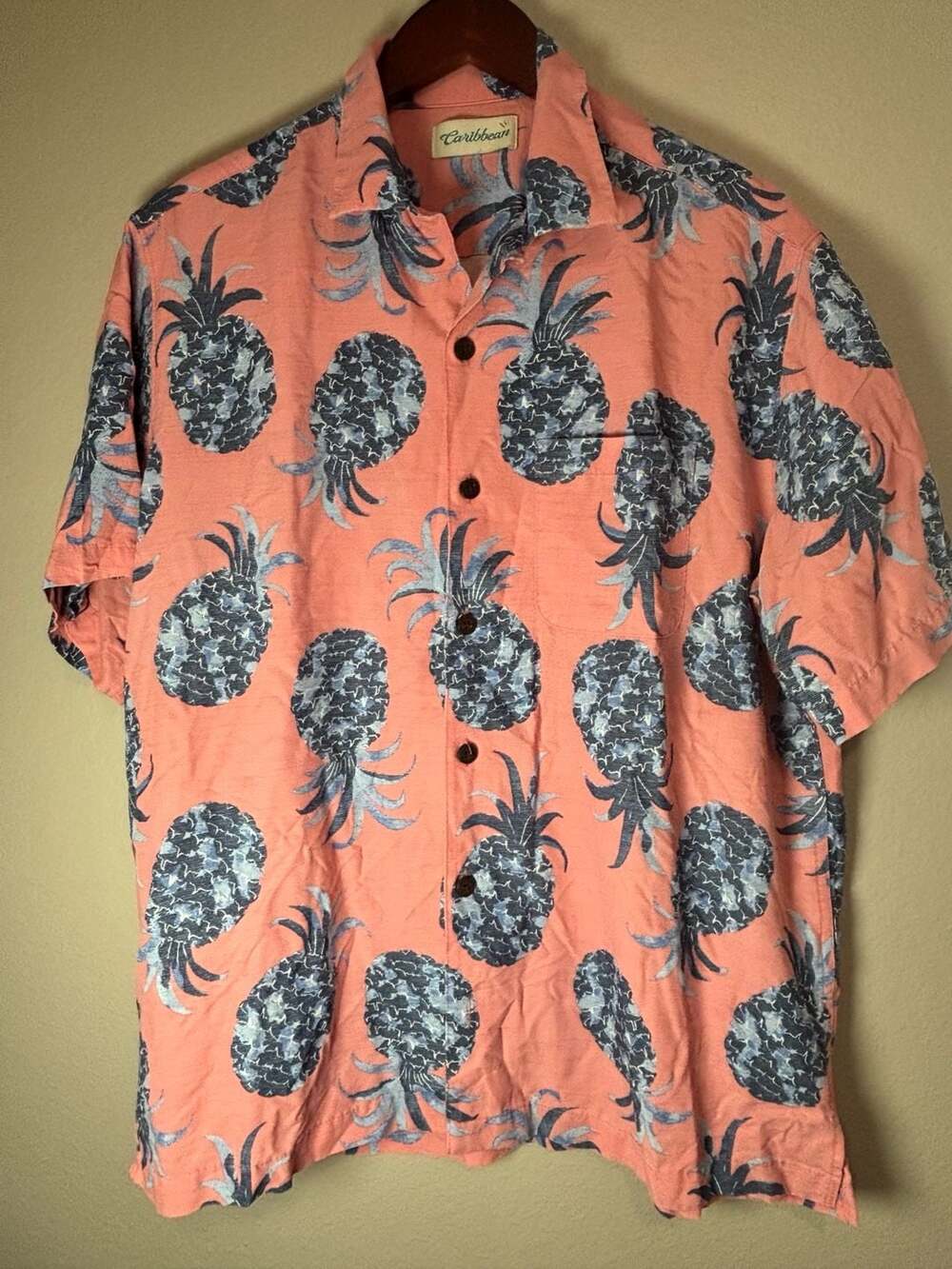 Caribbean Men's Size M Pineapple Print Short Sleeve Button Down Shirt